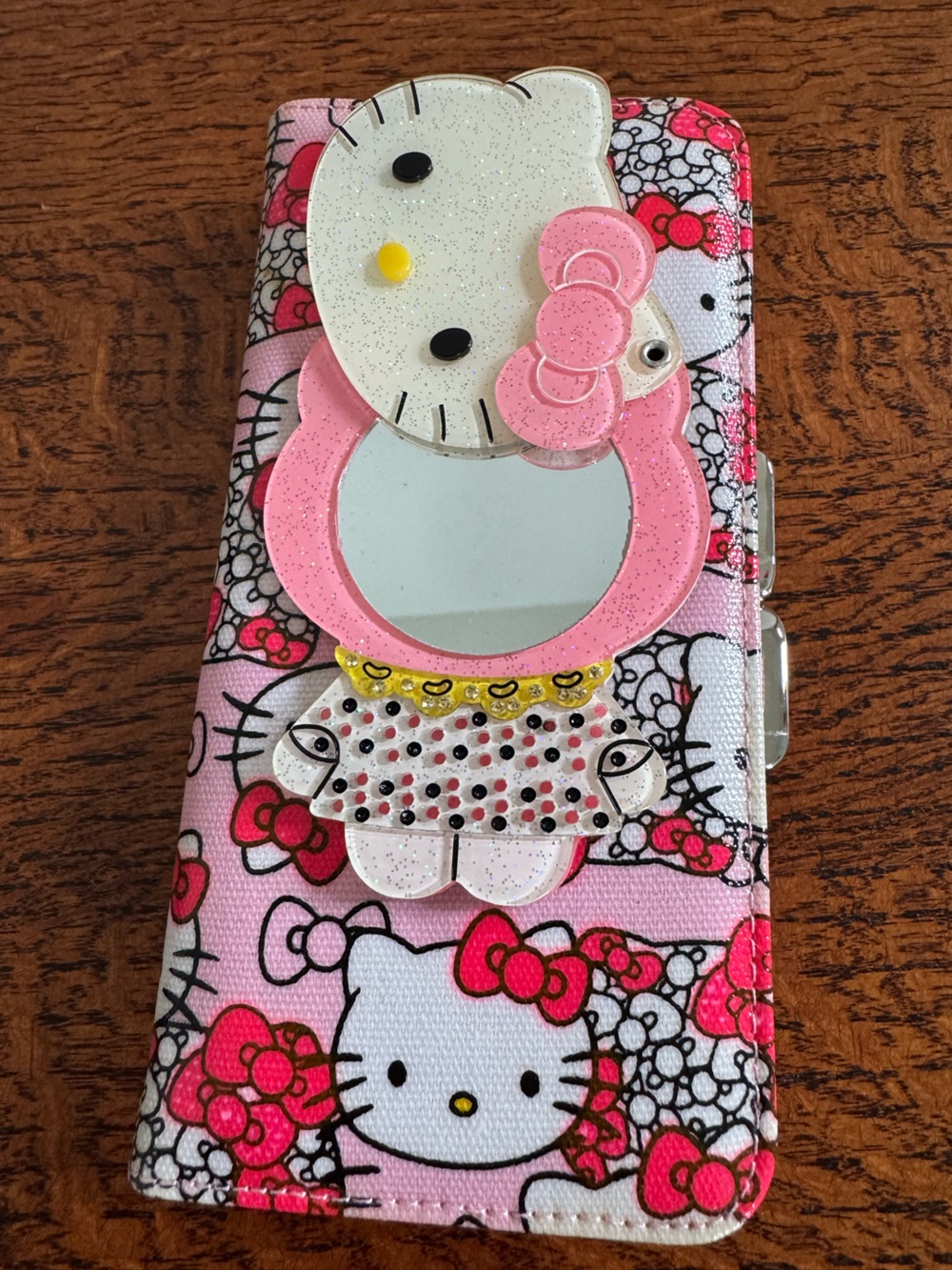 Hello Kitty Kiss Lock Long Wallet with Hidden Mirror